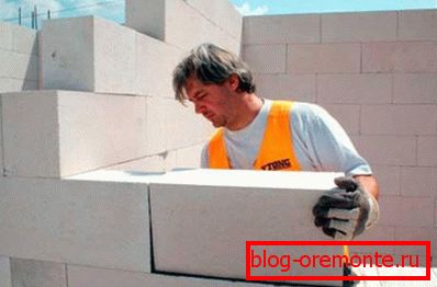 Чак и неискусни мајстор може лако да се носи са овом квачилом. Чак и неискусни мајстор може лако да се носи са овом квачилом.