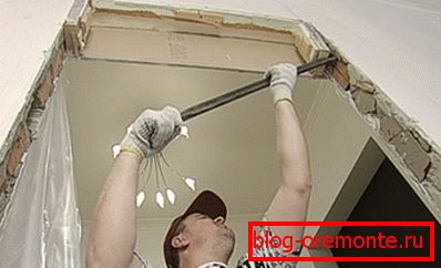 Демонтирање старе кутије са отвора Демонтирање старе кутије са отвора