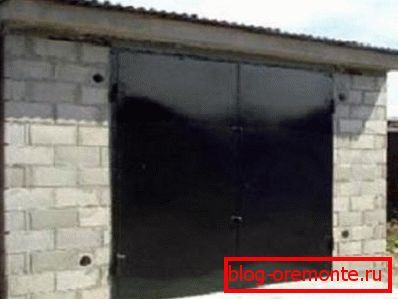 За мале зграде или зграде на фармама најбоље је користити косим крововима, јер су у овој ситуацији најефикаснији и економичнији. За мале зграде или зграде на фармама најбоље је користити косим крововима, јер су у овој ситуацији најефикаснији и економичнији.