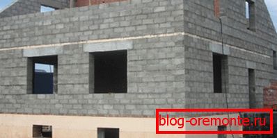 За све куће од блокова потребна је накнадна фасадна завршна обрада. За све куће од блокова потребна је накнадна фасадна завршна обрада.