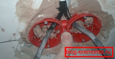 Фиксирање пластичних елемената помоћу гитова Фиксирање пластичних елемената помоћу гитова