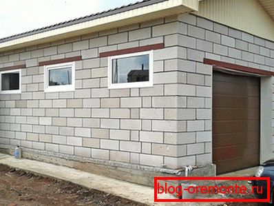Гаража из блокова од пене. Гаража из блокова од пене.