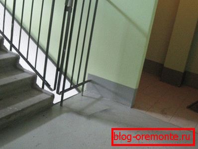 Глатка бетонска површина се не појављује на етикети. Глатка бетонска површина се не појављује на етикети.
