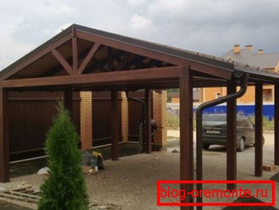 Спремни храстов царпорт из аутомобила Спремни храстов царпорт из аутомобила