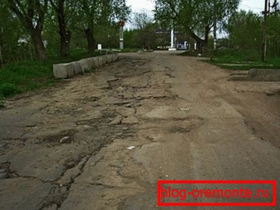 Употреба ситног шљунка или пројекција за стварање смеша које се користе у производњи путева доводи до брзе хабања. Употреба ситног шљунка или пројекција за стварање смеша које се користе у производњи путева доводи до брзе хабања.
