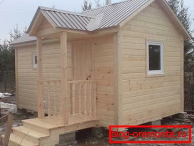 Компактна купатила са тремом без спољне и унутрашње декорације Компактна купатила са тремом без спољне и унутрашње декорације