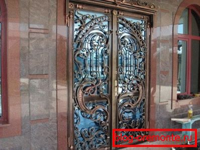 Врата од кованог жељеза са стаклом Врата од кованог жељеза са стаклом