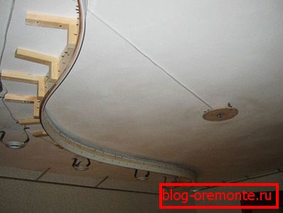 Монтажа вишеслојног плафонског осветљења