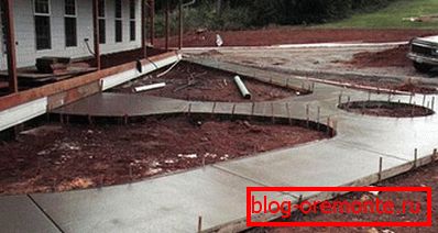 Топли шавови су видљиви на стази. Топли шавови су видљиви на стази.