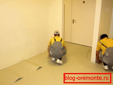 На фотографији - постављање подлоге На фотографији - постављање подлоге