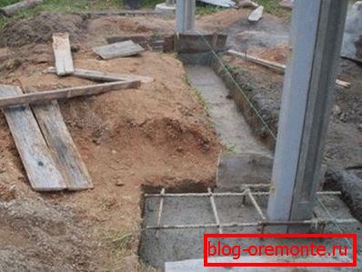 У стубовима за бетонирање фотографија У стубовима за бетонирање фотографија