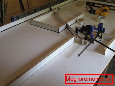 На слици - процес монтаже оплате. На слици - процес монтаже оплате.