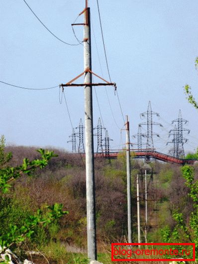 На слици је приказано армирано бетонско подножје 35 КВ, постављено у стеновите површине На слици је приказано армирано бетонско подножје 35 КВ, постављено у стеновите површине