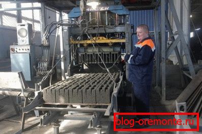 Опрема за производњу проширених блокова глине на раду Опрема за производњу проширених блокова глине на раду