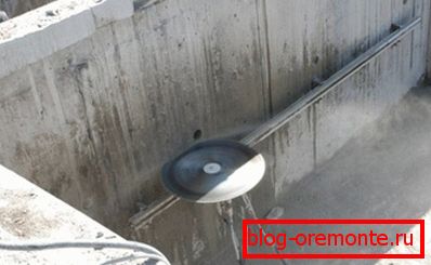 Једна од могућности за дијамантско сечење готове бетонске основе Једна од могућности за дијамантско сечење готове бетонске основе