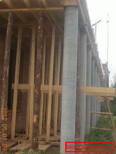 Суспендована оплата, то је посматрачка палуба и надстрешница изнад трема