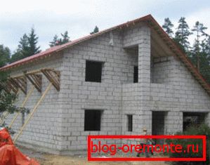 Принудна вентилација у кући газираног бетона је потребна ако зграда има два или више спратова