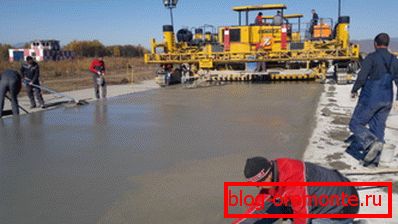 Радови се обављају под сталним надзором инжењера и градитеља. Радови се обављају под сталним надзором инжењера и градитеља.