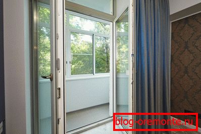 Гост: пластична балканска врата