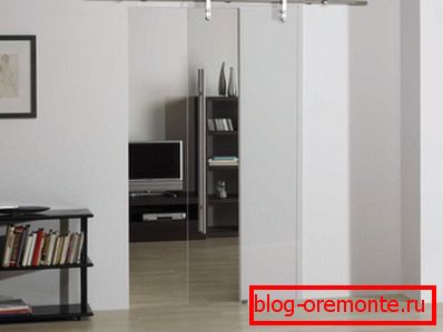 Клизање свих стаклених врата Клизање свих стаклених врата