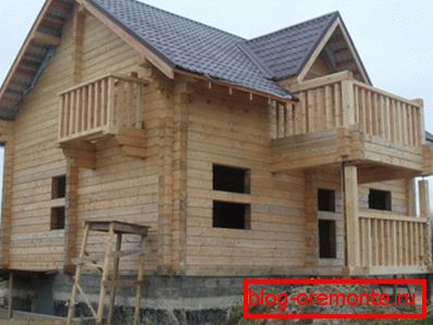 Таква кућа у тешким зимама и даље ће се угријати.