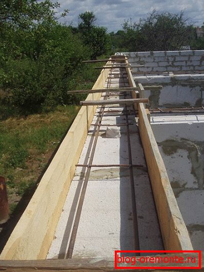Типична производња арматурних каиша помоћу дрвене оплате Типична производња арматурних каиша помоћу дрвене оплате