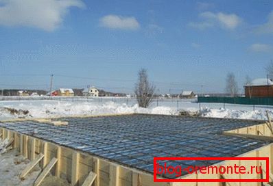 Постављање бетона на негативним температурама без употребе посебних технологија је забрањено изградњом кодова. Постављање бетона на негативним температурама без употребе посебних технологија је забрањено изградњом кодова.