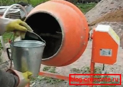Вода је додата пажљиво, у малим порцијама. Вода је додата пажљиво, у малим порцијама.