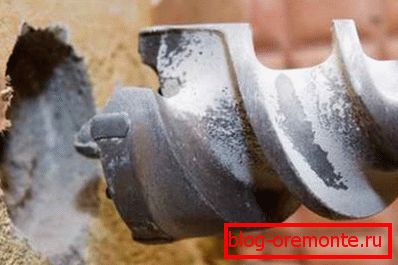 Ево врха моторне бушилице