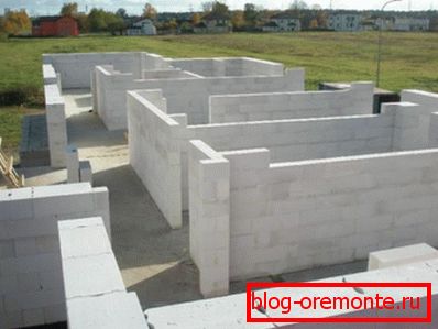 Зидање целуларног бетона. Зидање целуларног бетона.