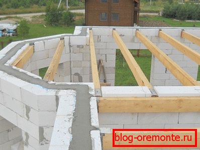 Постављање међуфазне конструкције је једна од најтежих фаза изградње. Постављање међуфазне конструкције је једна од најтежих фаза изградње.