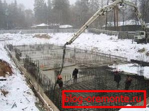 Бетон бетон зими захтева усаглашеност са посебним температурним условима. Бетон бетон зими захтева усаглашеност са посебним температурним условима.