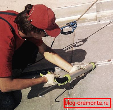 Испуњава шавове