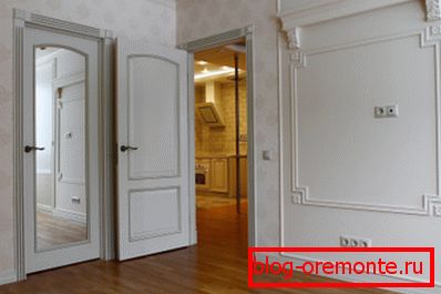 Огледало пуњење дрвеног упрта